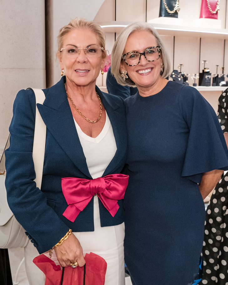 Johnna Pomasan, Suzanne Jones